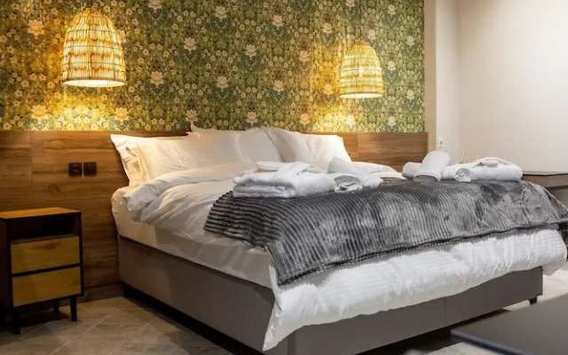 Trikala Mall Suites !