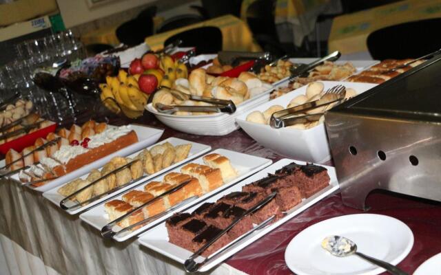 Porto Minas Hotel e Convenções