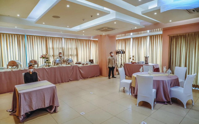 New Dawn Hotel Plus