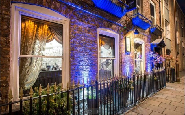 OYO The Townhouse