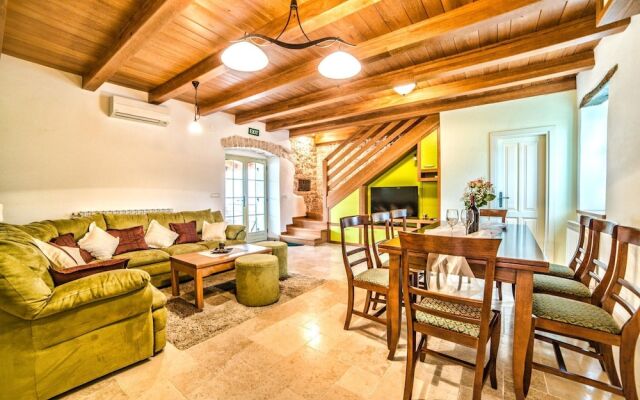 Charming Villa Only 10 Minutes Drive From the sea