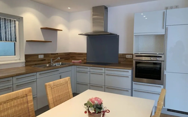 Holiday Apartment Paradise by the Lake