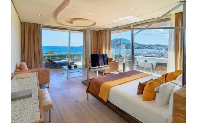 Aguas de Ibiza Grand Luxe Hotel