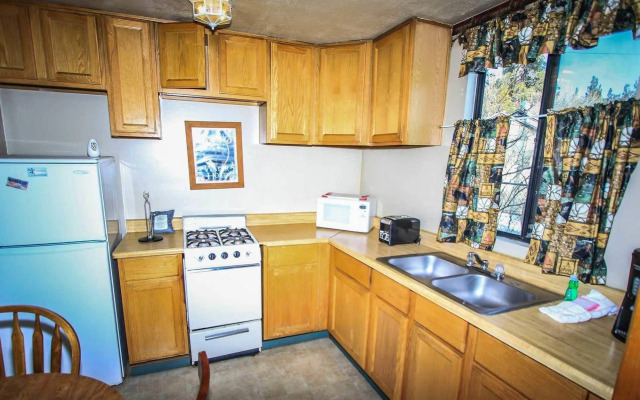 Shore Acres Lodge