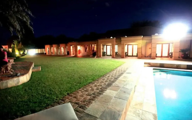 African Crest Guest House