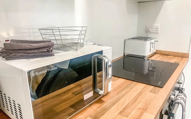 The Rosebery Retreat By The Castle 1-bed Apartment