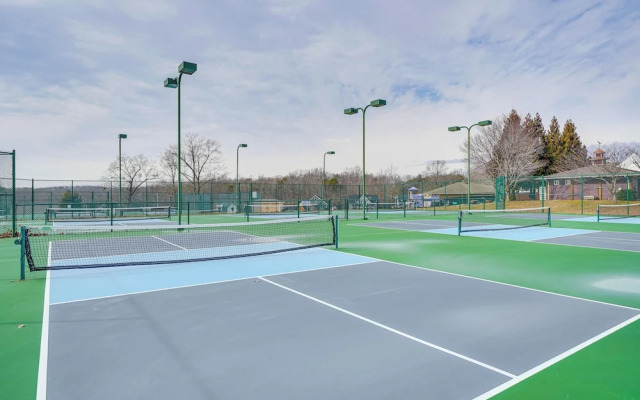 Smith Mountain Lake Condo w/ Pool Access