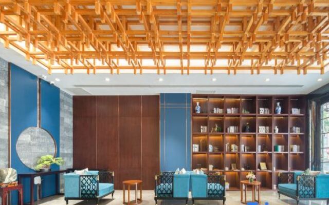 Rezen Dong Hotel (Shenzhen Huaqiangbei)