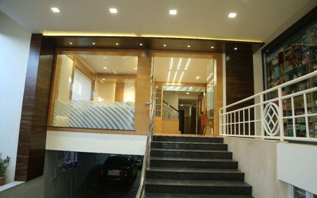 i-Roomz Hotel Shivananda