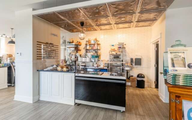 Rideau 2Br Signature Apartment Free Parking