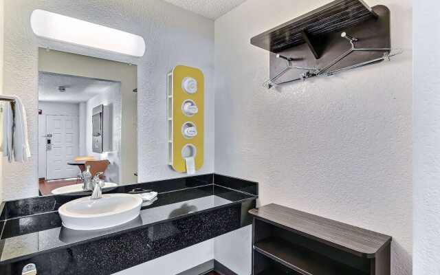 Motel 6 Oakland Airport