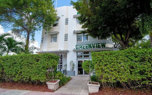 Greenview Hotel by Lowkl