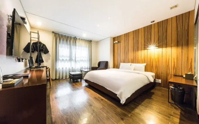 F HOTEL Yeongdeungpo