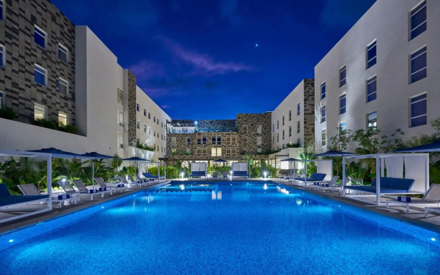 City Express Plus by Marriott Cancún Aeropuerto Riviera