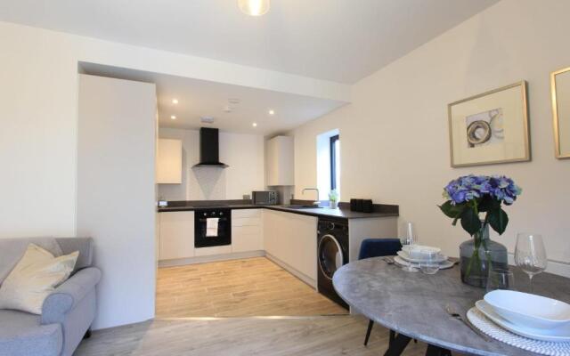 Cabot Mews Apartment 5