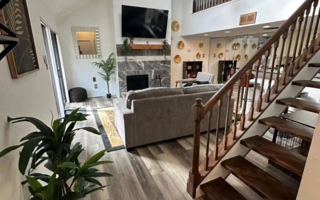 Upscale 1br Condo in Med Center