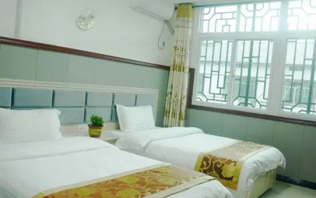 Famous Hotel