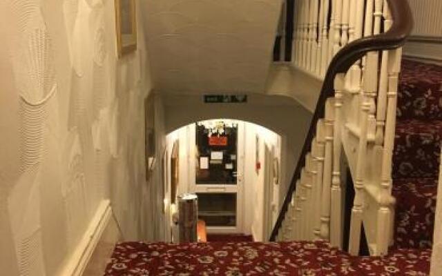 The Laurels Hotel