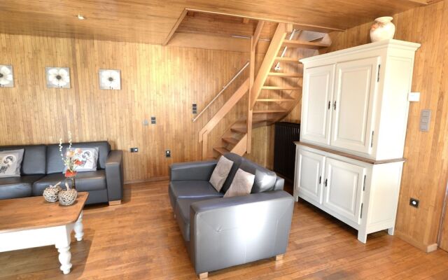 Spacious Holiday Home near Forest in Peer