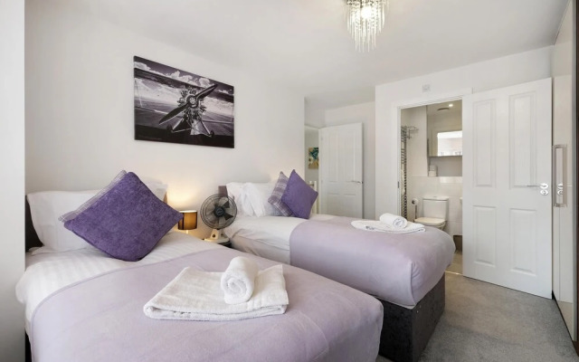 Oxlade Serviced Hse 3 Bedrms  6 singles