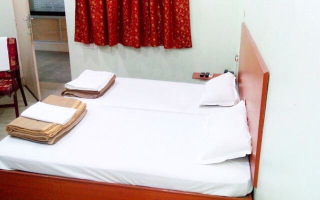 Goroomgo Kashi Inn Varanasi