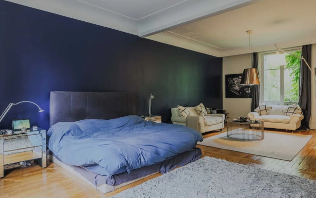 Mansion With Swimming Pool - 5bd/10p - Neuilly