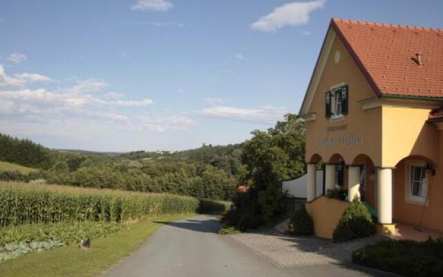 Ferienhof Uhudler-Arkaden