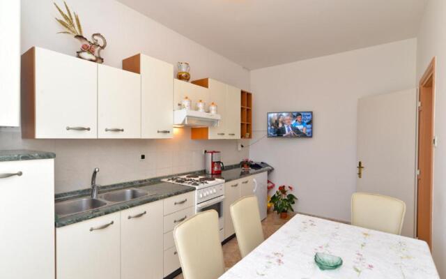 Apartment Ljiljana 1553
