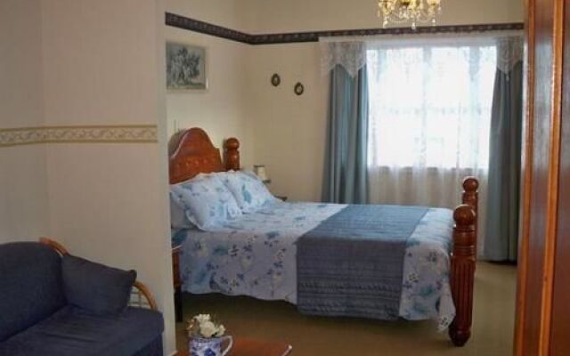 Johnstones on Oxley Bed and Breakfast