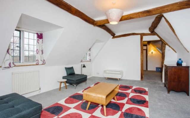 The Royal Retreat -elegant 7bdr With Garden