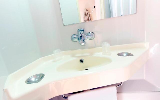 Première Classe Valenciennes Ouest - Petite Forêt