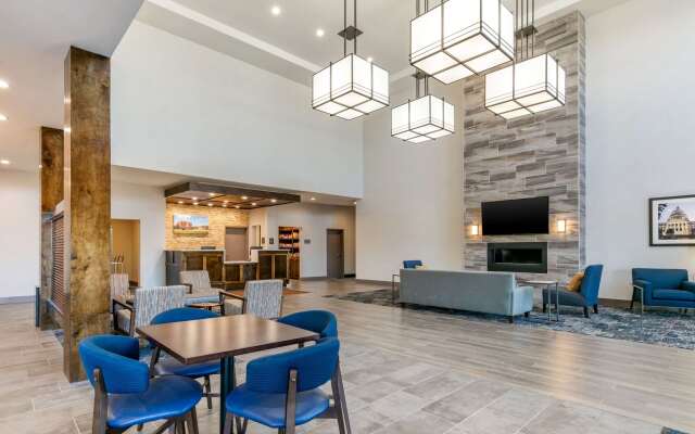 Comfort Suites North Tupelo