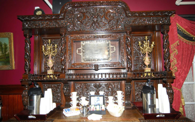 Queen Anne Hotel