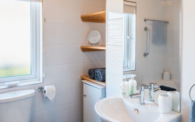 St Helens - Lodge - Sleeps 4 - Pets Allowed - Pool