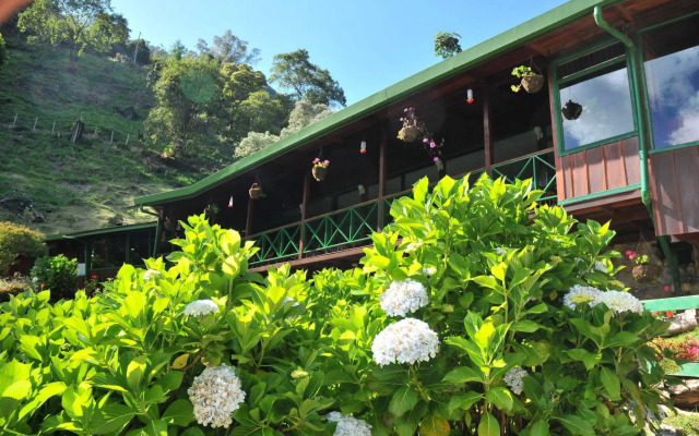 Trogon Lodge