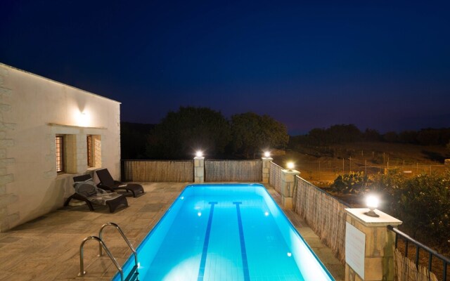 Asterion Villa by LeaderStay