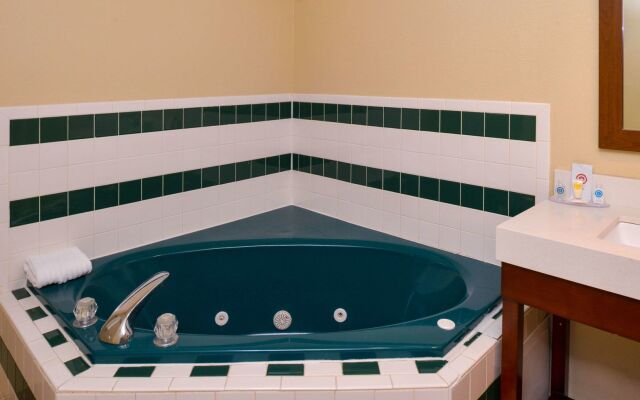 Comfort Inn & Suites