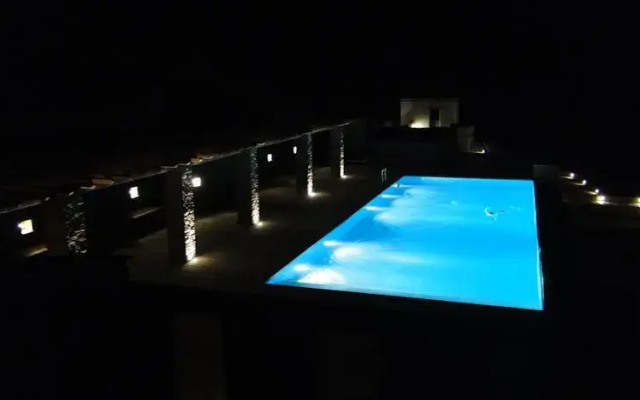 Evita's Villas-Tinos