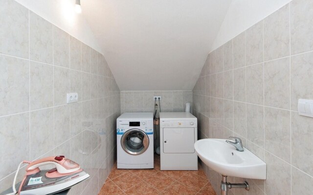 Beautiful Home in Supetarska Draga With Wifi and 3 Bedrooms