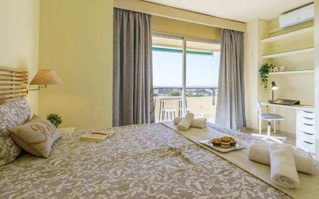Marbella Este Next Marriott and Nikki B