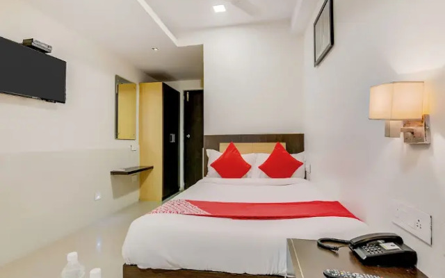 FabHotel Leela Grand Inn