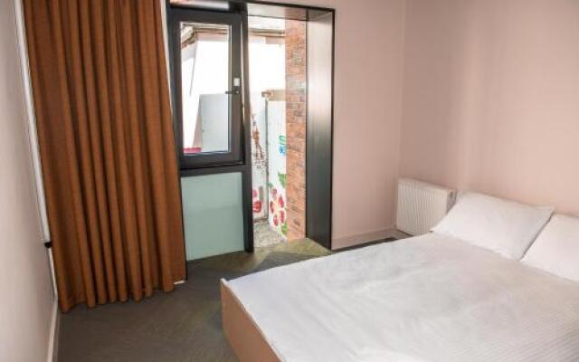 Neptune's Hostel
