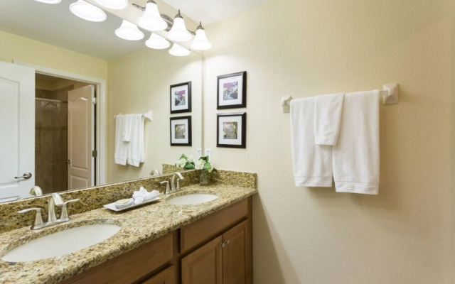 Bismarck Palm Townhome 8971