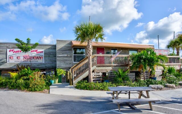 Aqua Lodge Rentals At Coconut Cay