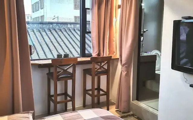 Serenity Courtyard Hotel
