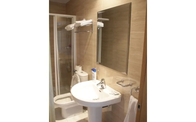 Hostal Francisco Salinas