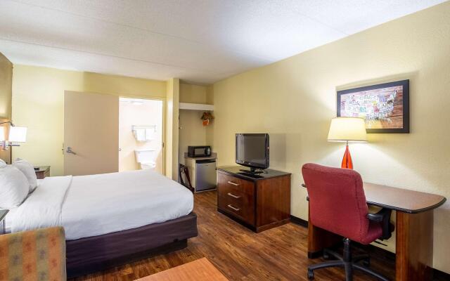 Econo Lodge Naval Station Norfolk