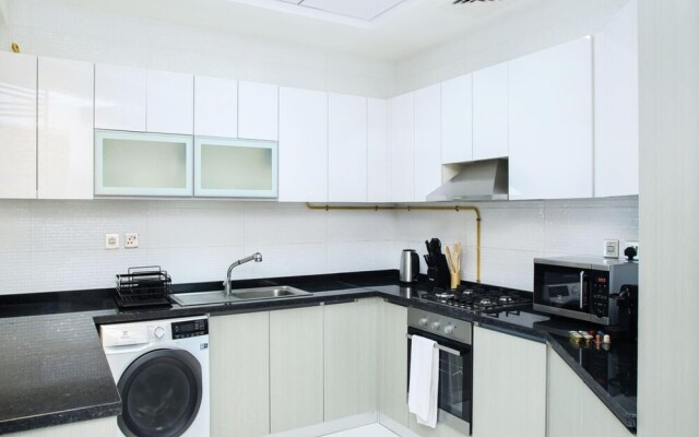 Chic 3BR Apt Near Dubai Mall