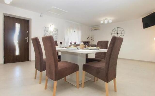 Holiday Home Villa Angelina 1233