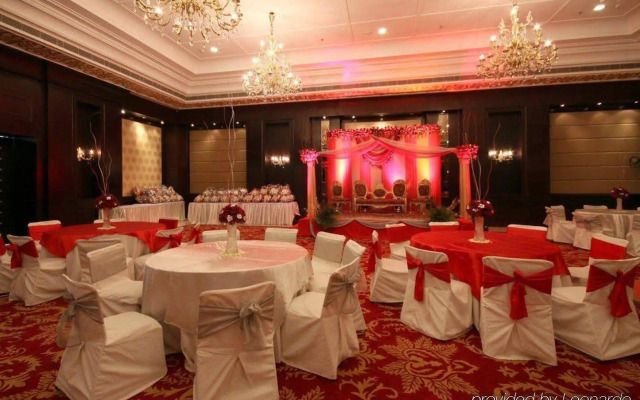 Country Inn & Suites by Radisson, Delhi Satbari